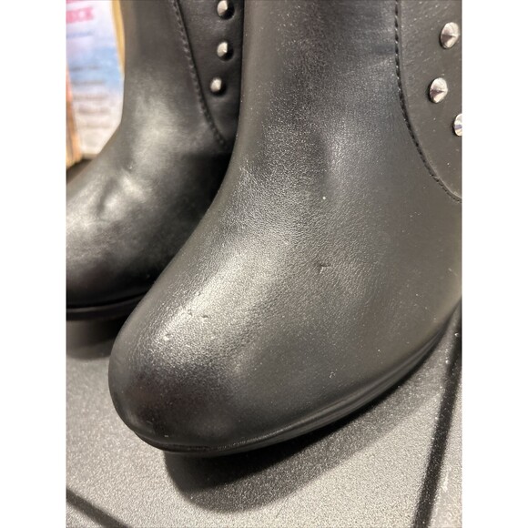 Womens Torrid 9W Black High Heel Boots Zipper Side Faux Leather Studded Flawed - Picture 9 of 13